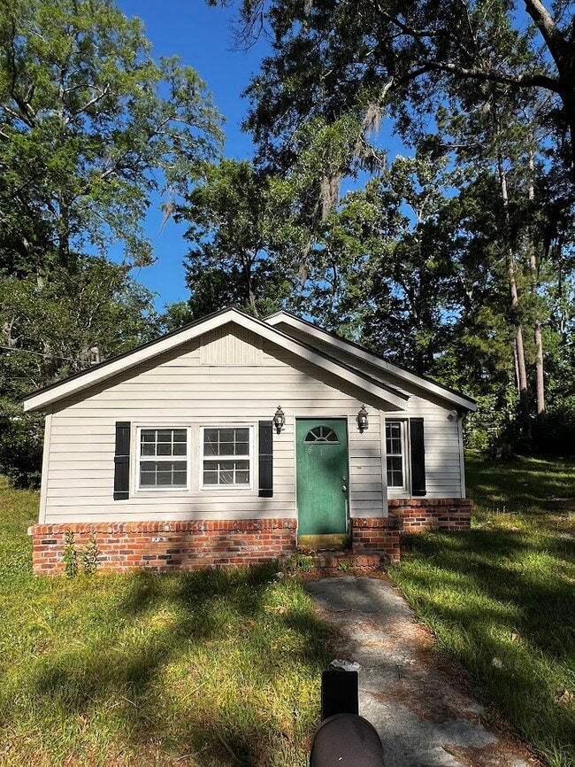 Photo - 215 S Skinner Ave