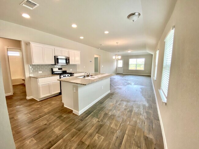 Photo - 3525 Kotche St