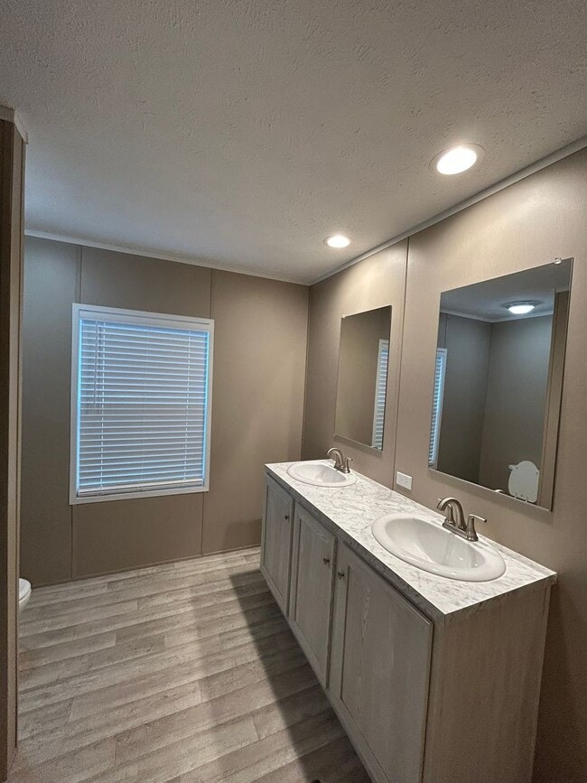 Photo - Private 3 Bedroom 2 Bath Home on 4 Acres