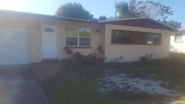 3 bedroom one bath with garage - 3 bedroom one bath with garage House