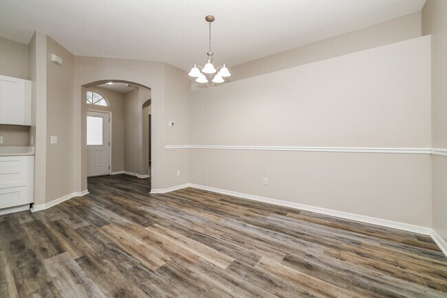 Photo - 13417 Silvercreek Dr