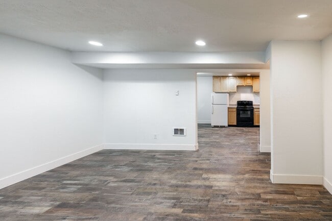 Photo - 271 N 3rd W Unidad #2