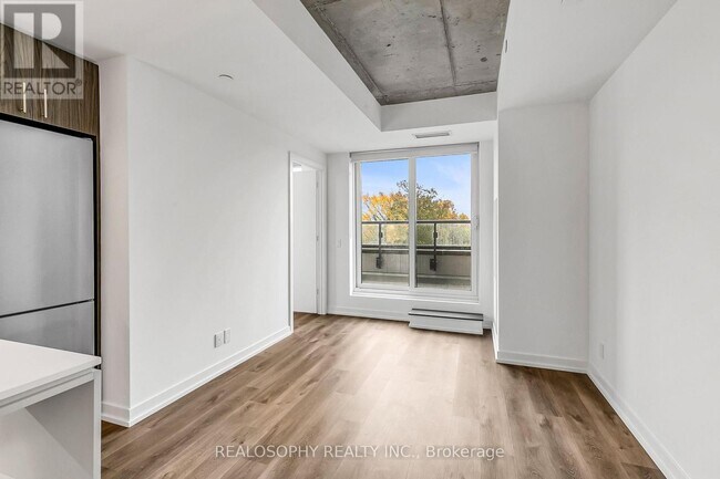 Photo - 115 Larchmount Ave Unit 509