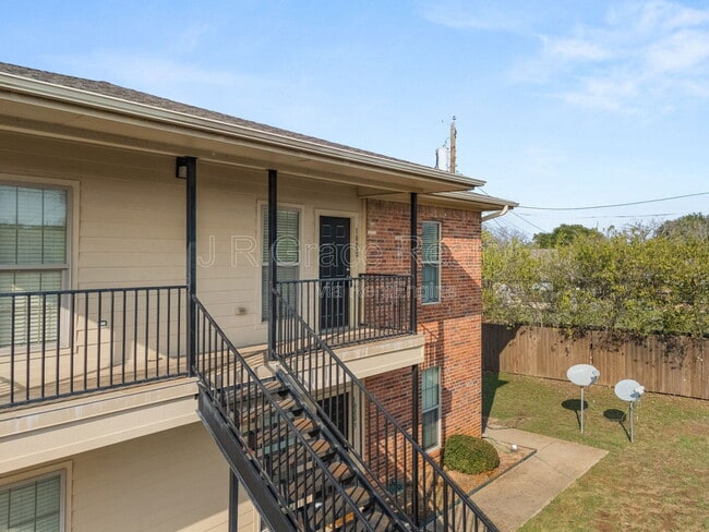 Building Photo - 10007 Amber Cir