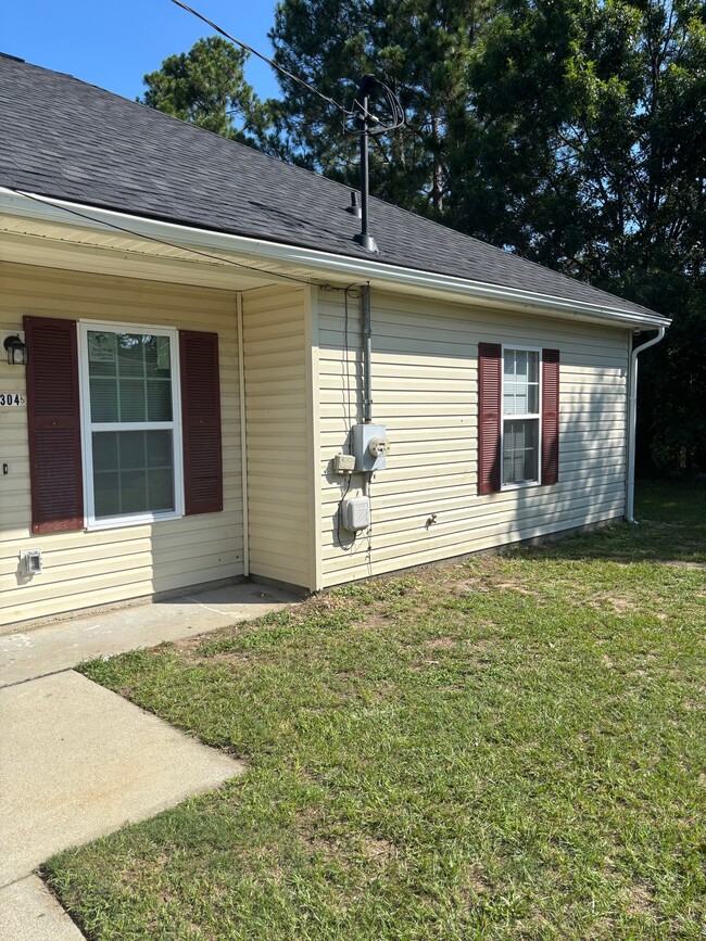 Photo - 2304 N Barton Dr Unit B