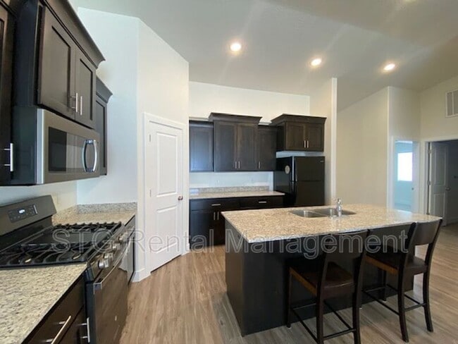 Photo - 554 W 2350 N