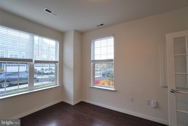 Photo - 1013 Chapman Cir