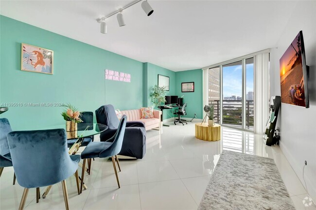 Building Photo - 325 S Biscayne Blvd Unit 2616 Rental