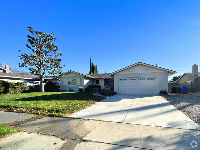 Building Photo - Lovely Upland Home