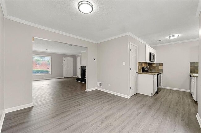 Photo - 218 Mill Creek Pl