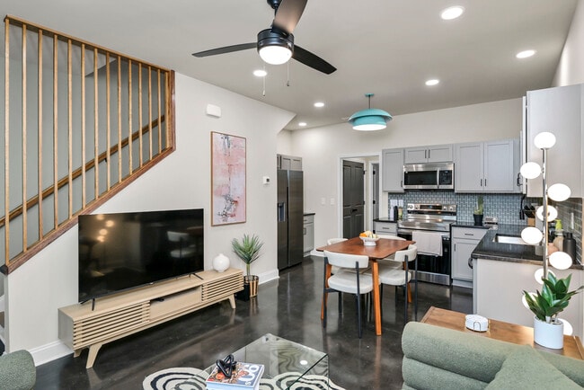 Photo - 816 Shull St