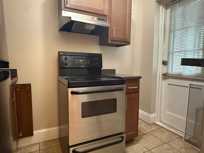 181 Winthrop Rd Unit 8