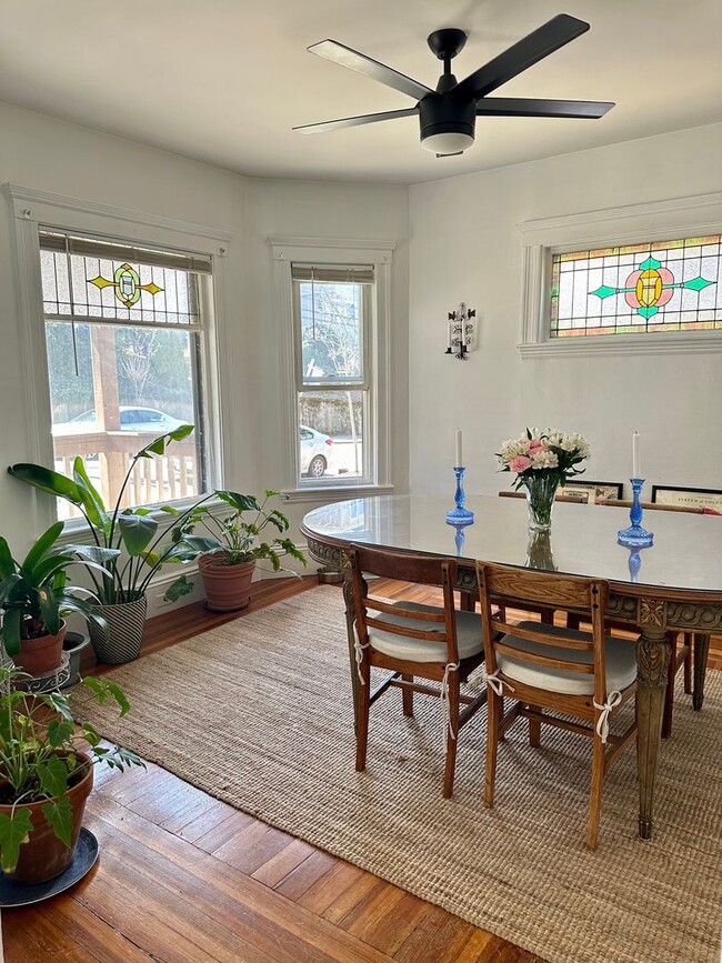 Photo - The Perfect 2bed/1bath with Porch, Private...