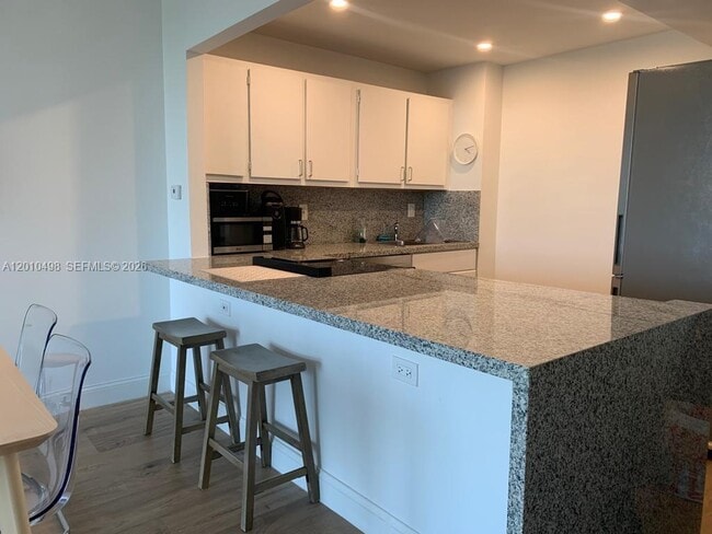 Photo - 780 NE 69th St Unidad 506