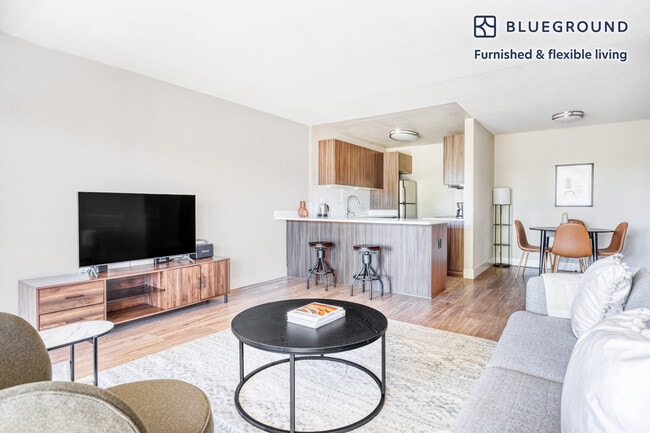 Photo - 745 S Bernardo Ave Unidad FL3-ID842