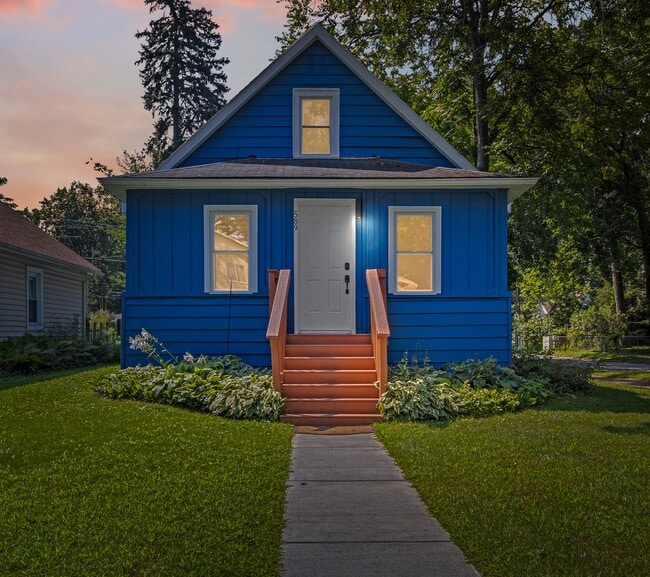 Photo - 589 W Marshall St