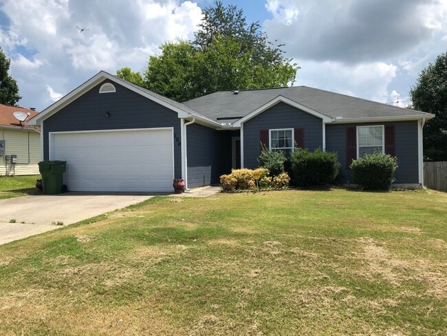 3 bedroom home in Madison! Fenced in yard! - 3 bedroom home in Madison! Fenced in yard!