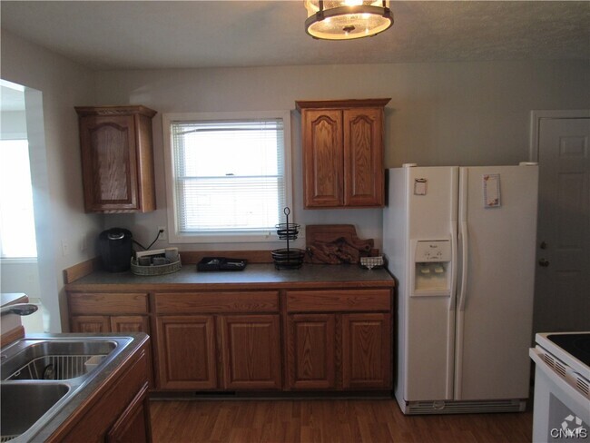 Building Photo - 28 E River Rd Rental