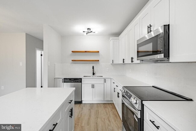 Building Photo - 61 Pennsylvania Ave