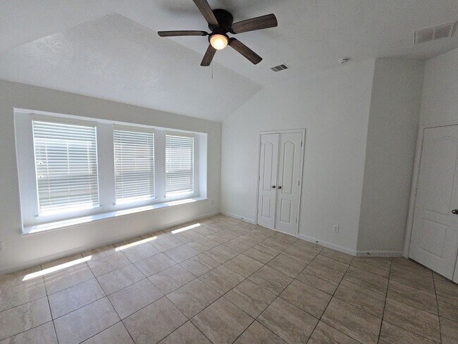 Photo - 1306 Squire Dr