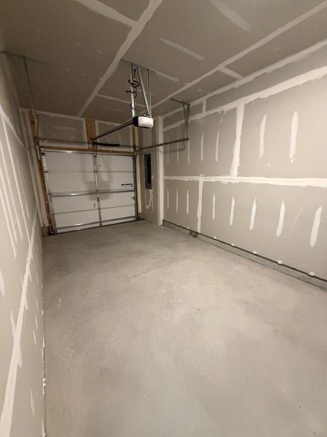 228 Clement Lp