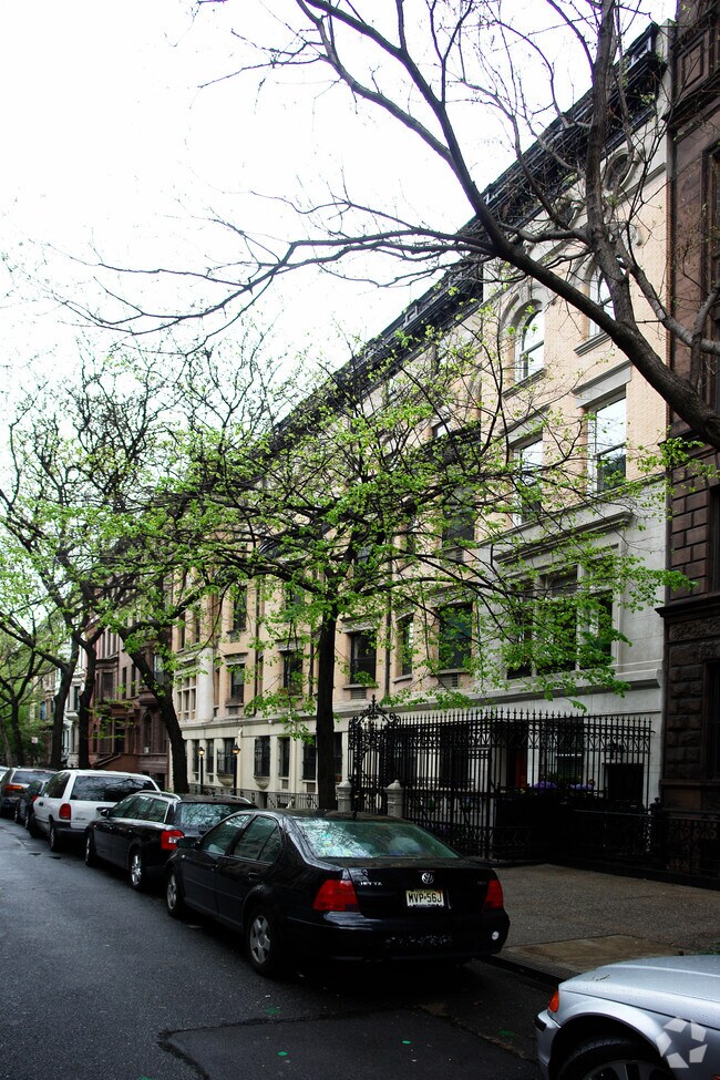 7 W 87th St