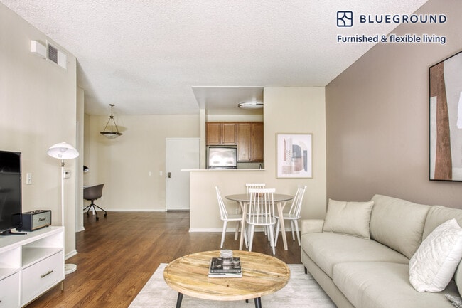 Photo - 230 N Kenwood St Unidad FL1-ID885