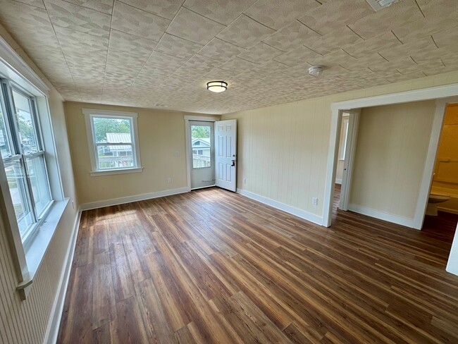 Photo - 525 Eighth St