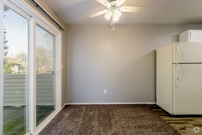 1BR, 1BA - 687SF - Cambridge Park