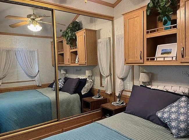Photo - 303 N Lindsay Rd
