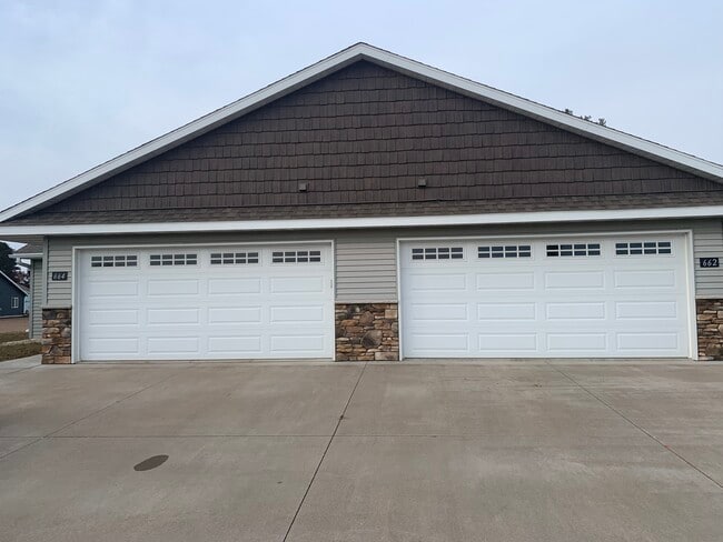 Photo - 664 Marilyn Ct