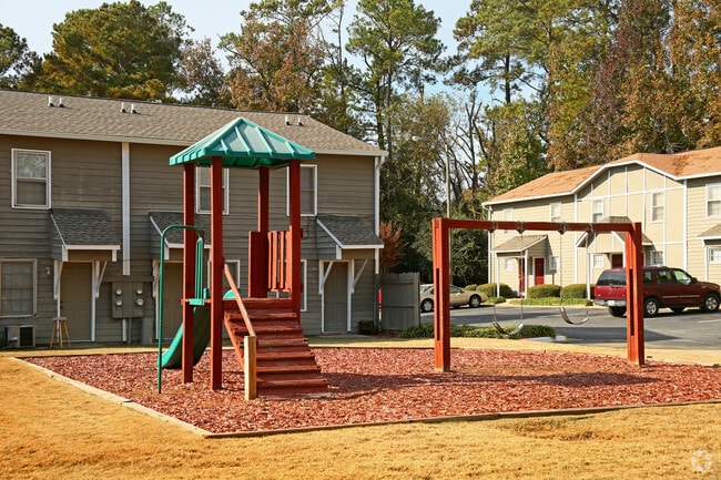 Área de juegos - Brookhaven Townhomes