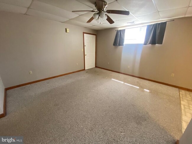 Building Photo - 1312 Clay Ave Unit CB