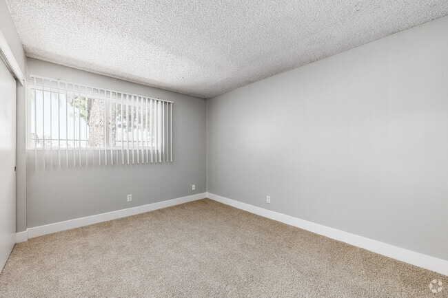 2BR, 2BA - 860SF - Second Bedroom