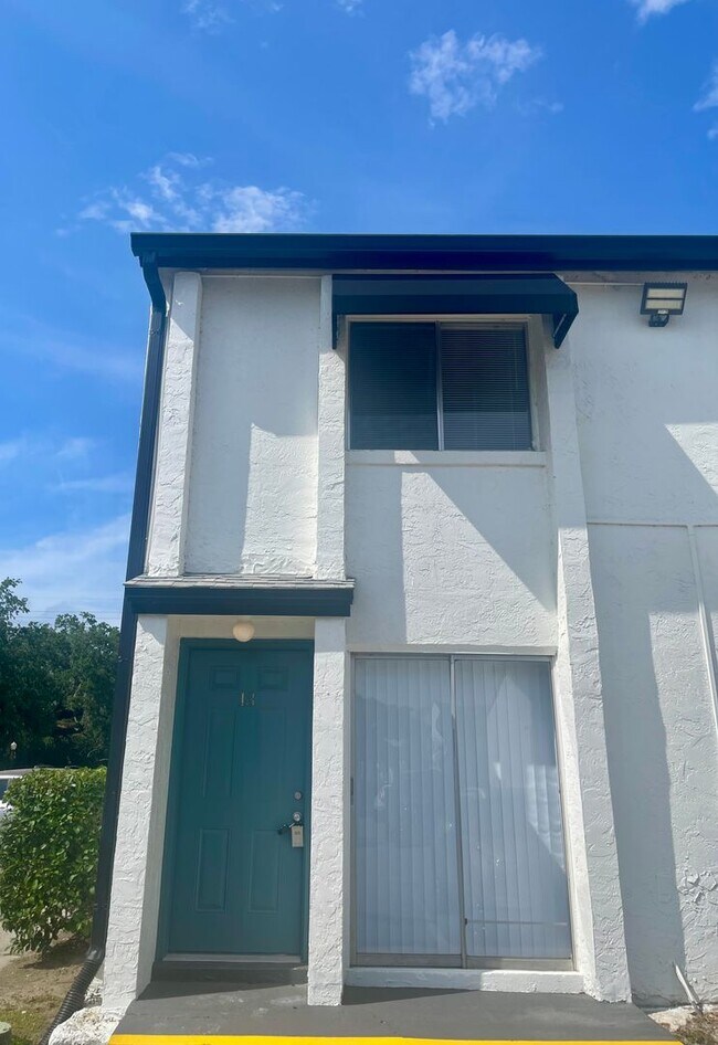 Photo - 1/1.5 Townhome in Gated Community! -- Appl... Unit 11,  13