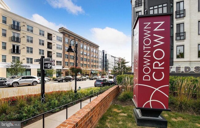 10010 Vanderbilt Cir  