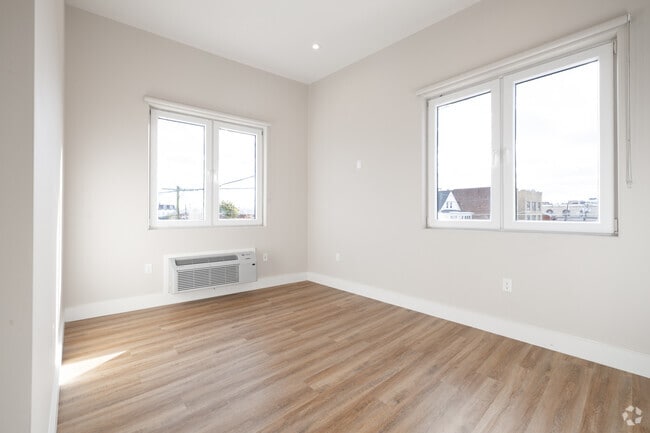 3BR, 2BA - 1,000SF - 3rd Bedroom