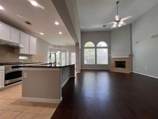Photo - 6102 City Shores Ln