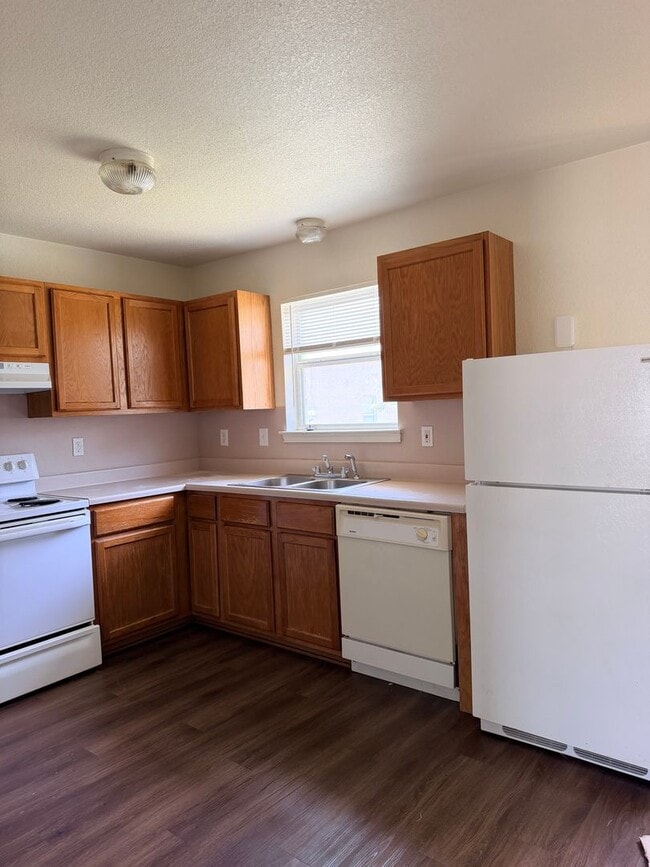 Photo - 3204 Hereford Ln Unit B