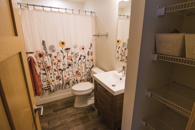 Photo - 3008 Gillette St Unit 31