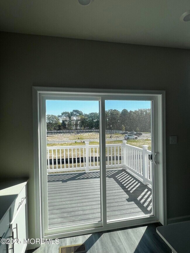 Photo - 10 Baybreeze Dr