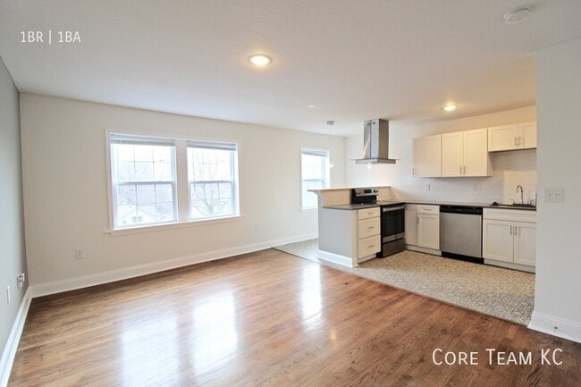 Building Photo - 1901 Olathe Blvd Unit 303 Rental
