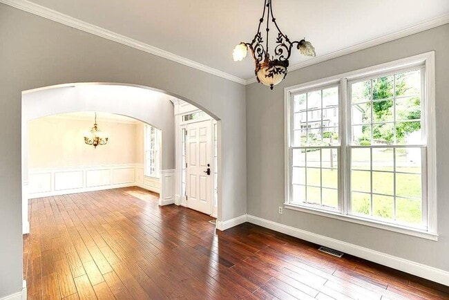 Photo - 2542 Hillgrove Dr