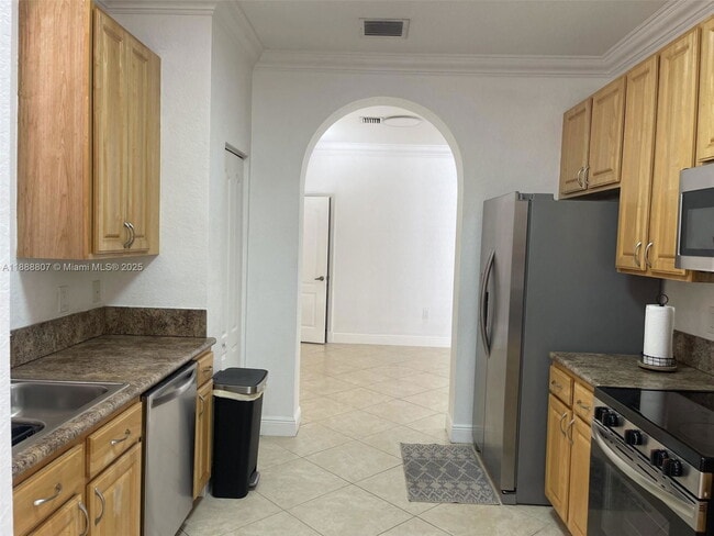 Photo - 3725 NE 10th Ct