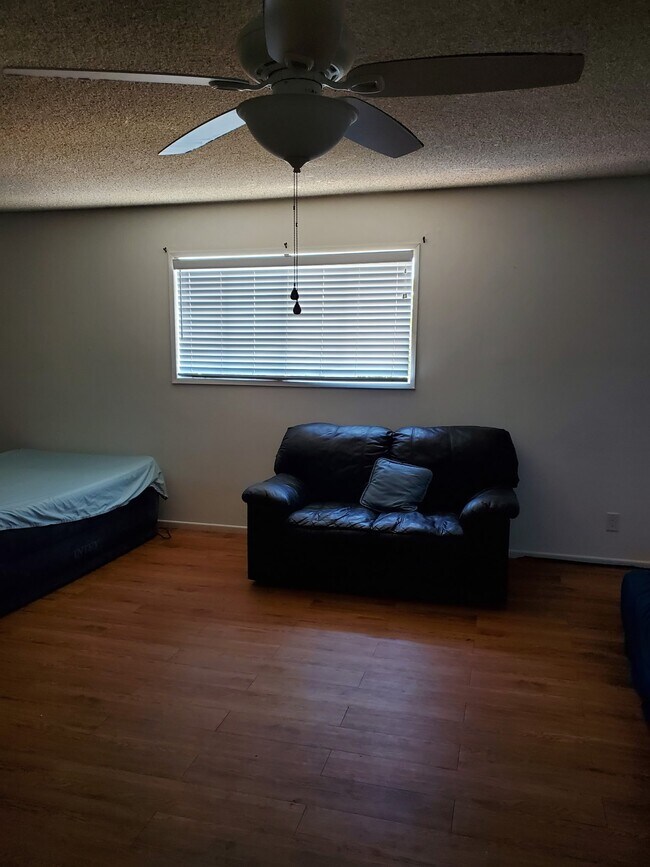 Photo - 9140 Haddon Ave