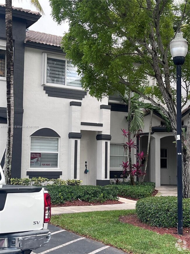 Building Photo - 2320 SE 23rd Rd Unit 2320 Rental