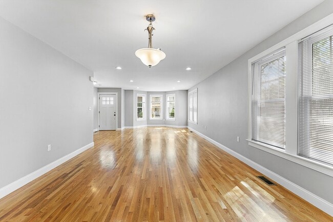 Building Photo - 87 Thetford Ave Unit 87 Rental