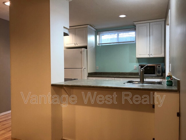 Building Photo - 348-B Rio Dr S