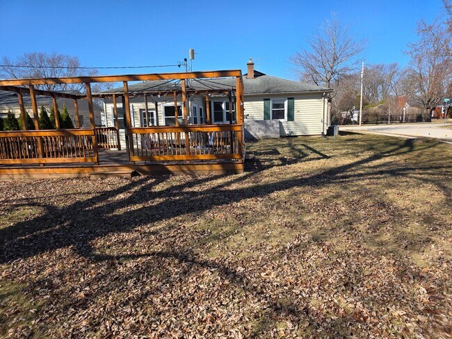 Photo - 367 Mohawk Ave