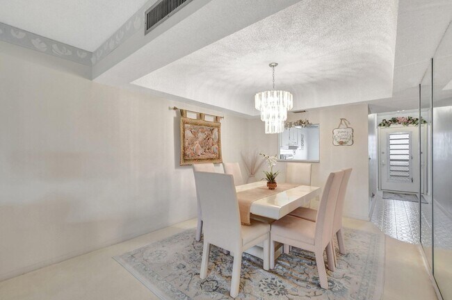 23099 Barwood Ln N Unit 306